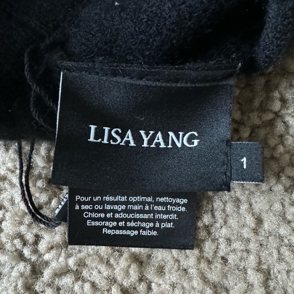 Lisa Yang The Maris Cashmere Shorts - Picture 3 of 4